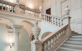 Royal Palace Hotel